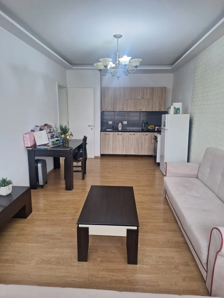 Tirane, jepet me qera apartament 2+1 Kati 6, 68 m² 380 € (Niko Avrami përballë shkollës 9-vjecare Bajram Curri)
