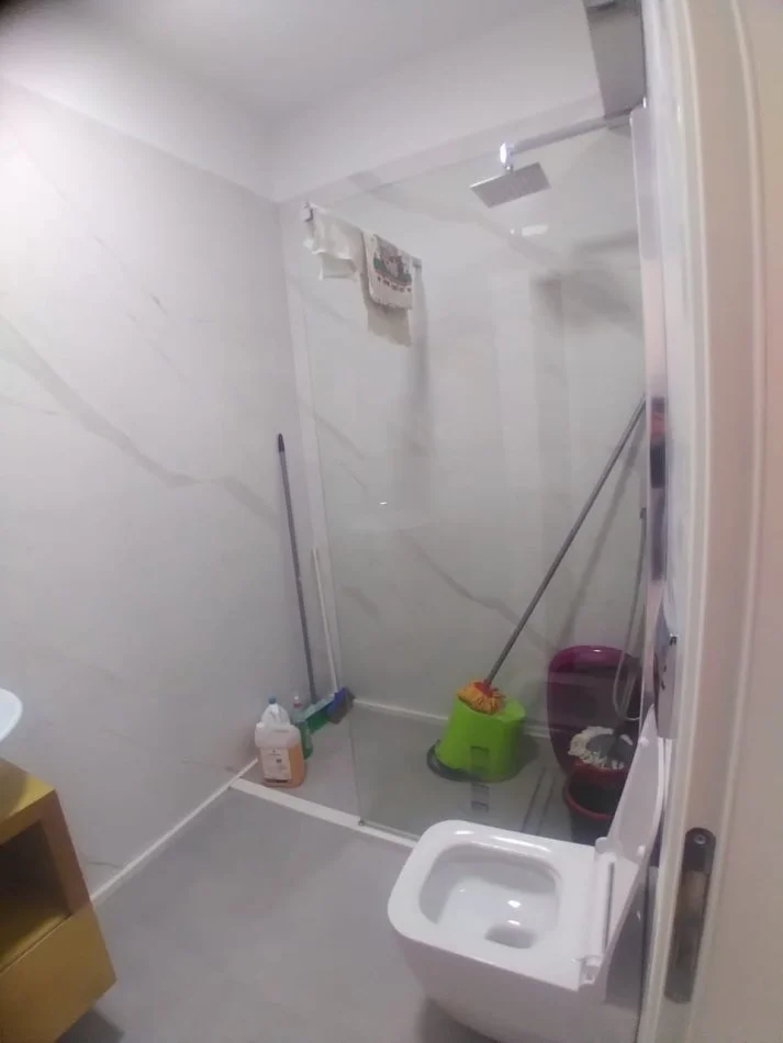 Jepet Shtepi  me qera,    ne Pallat i Ri 2+1     ID   11949