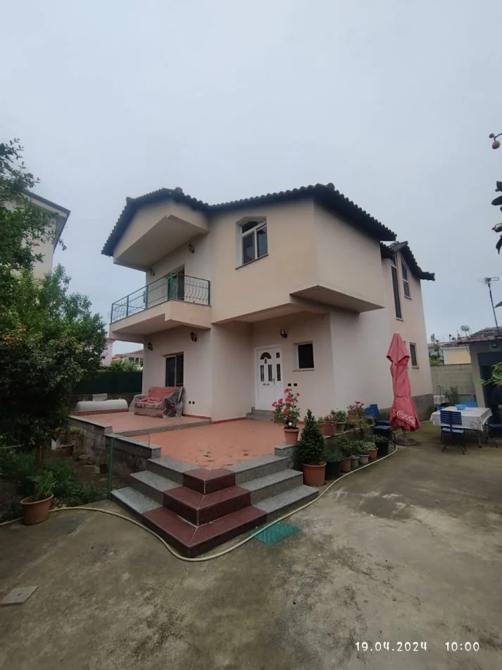 📍Shiten 2 Shtepi Private zona Plazh Durres,360 m ndertim, Truall 855 m2 ne 270 000 euro☎️0692387400☎️0696670447