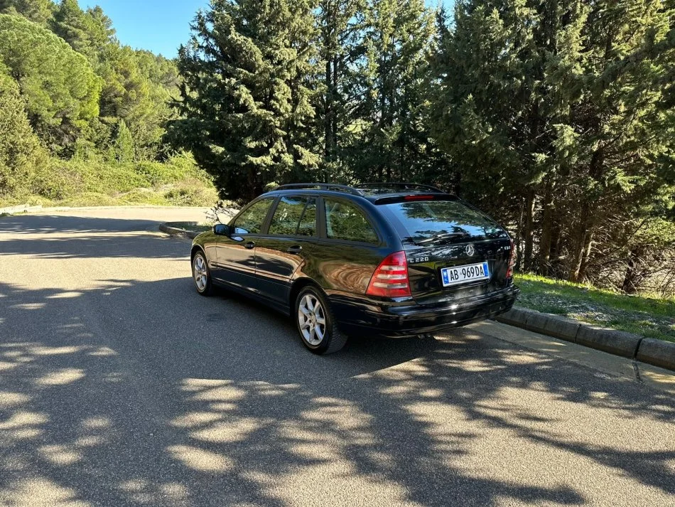 Elbasan, shes me portobagazh Mercedes c220 Nafte, e zeze automatik Klima 267.000 km 4.500 €