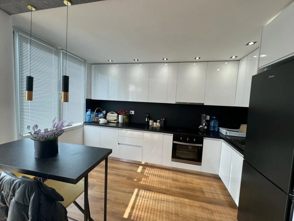 Tirane, shes apartament 2+1+Aneks, Kati 5, 136 m² 280,000 € (Frosina Plaku)