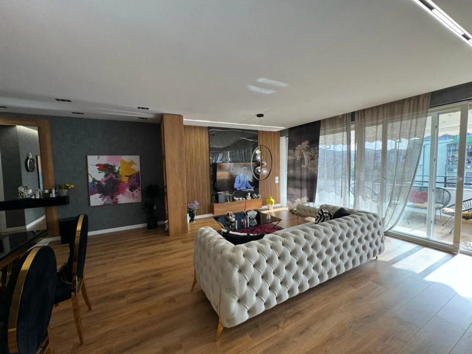 Tirane, shes apartament 2+1+Aneks, Kati 5, 136 m² 280,000 € (Frosina Plaku)