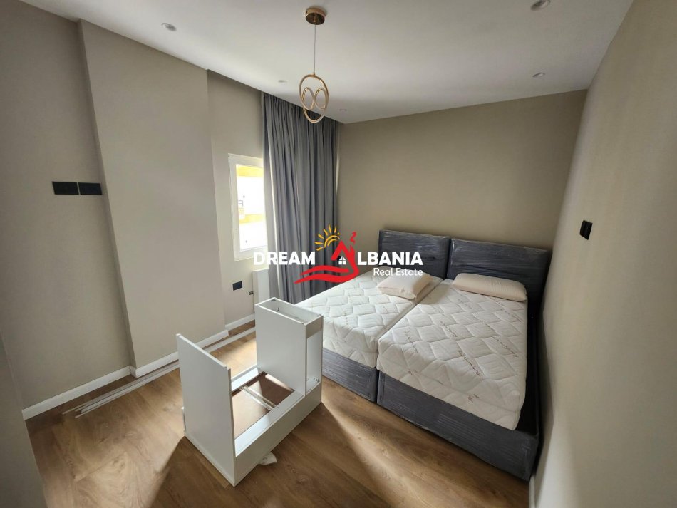 Tirane, jepet me qera apartament 2+1 , 120 m² 1.000 € 
