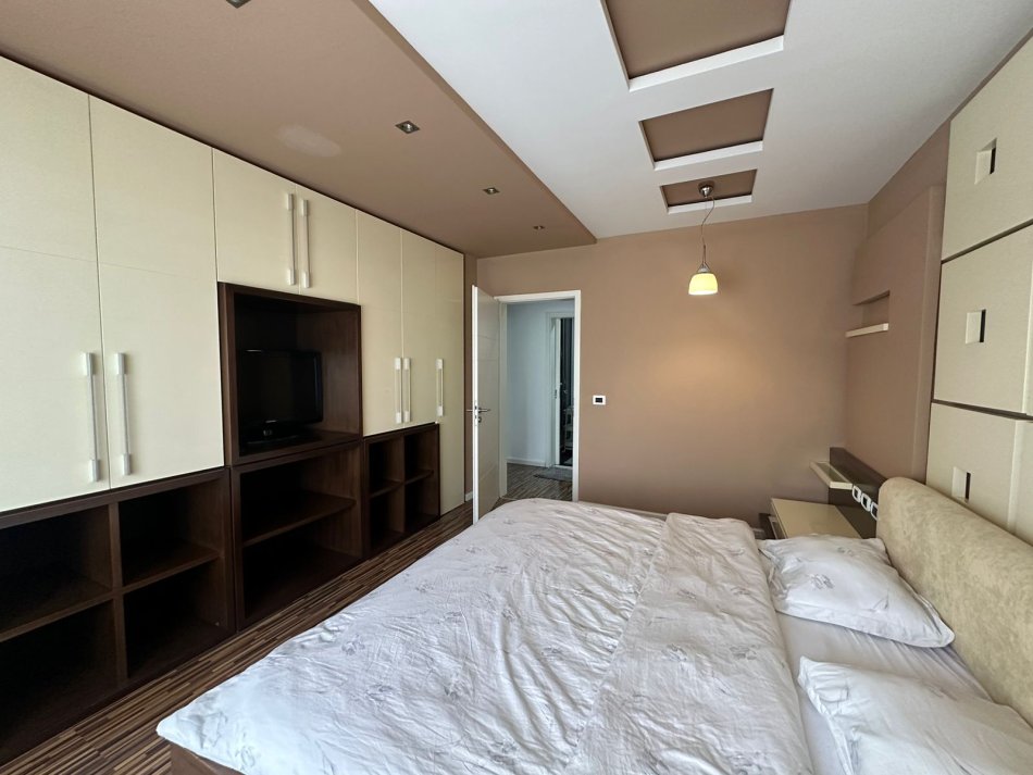 Tirane, shitet apartament 2+1+Ballkon, Kati 10, 112 m² 320,000 € (Brigada VIII)