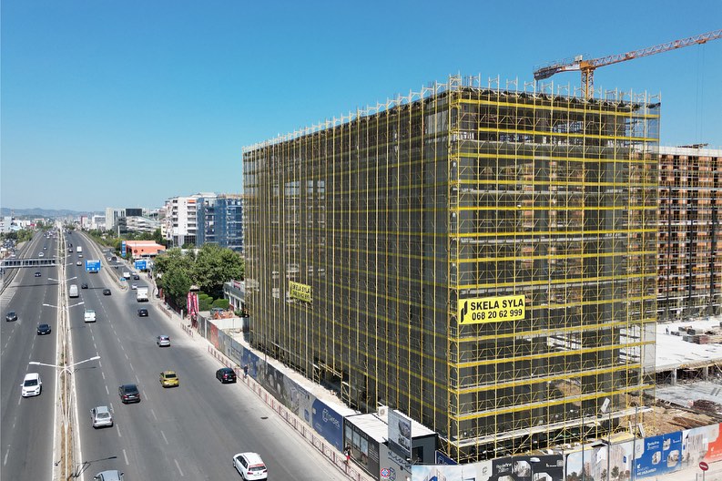 Tirane, shitet apartament 2+1+Ballkon, , 118 m² 141,000 € (Durresit)