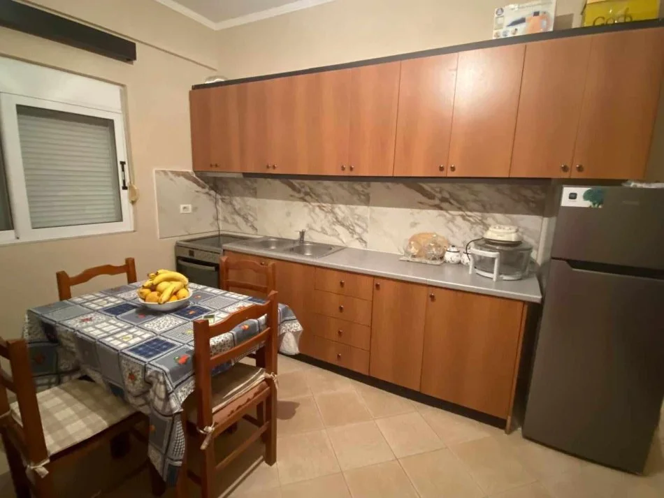 Sarande, jepet me qera apartament 1+1 Kati 1, 69 m² 50 € (Qafë 6)