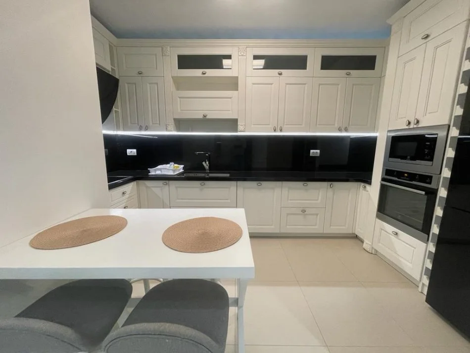 Tirane, Apartament duplex 3+1+Aneks me qira, Kati 5, 186 m² 2,000 € (Air Albania)