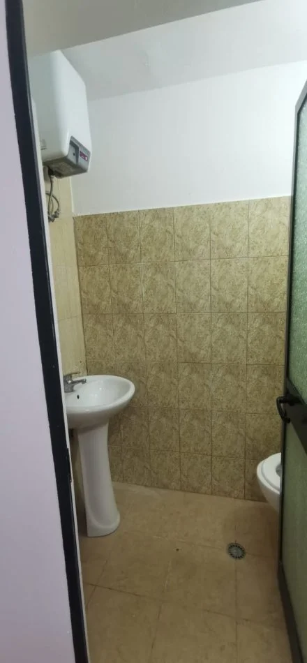 Tirane, jepet me qera zyre , Kati -1, 60 m² 600 € 