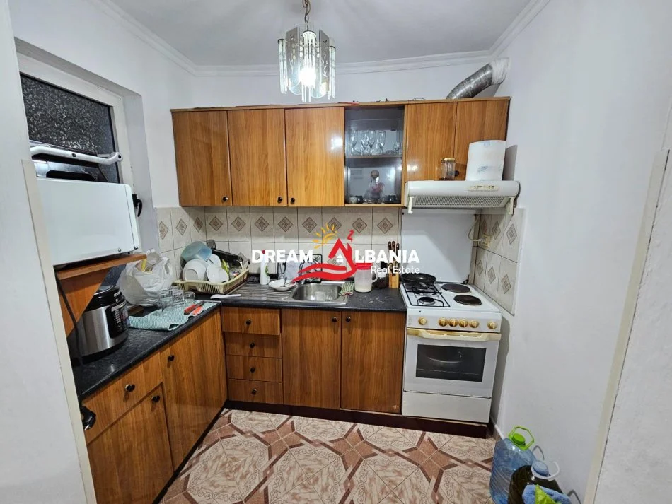 Tirane, shitet apartament 2+1+Ballkon Kati 5, 71 m² 145.000 € (Brryli, perballe Maternitetit te Ri)
