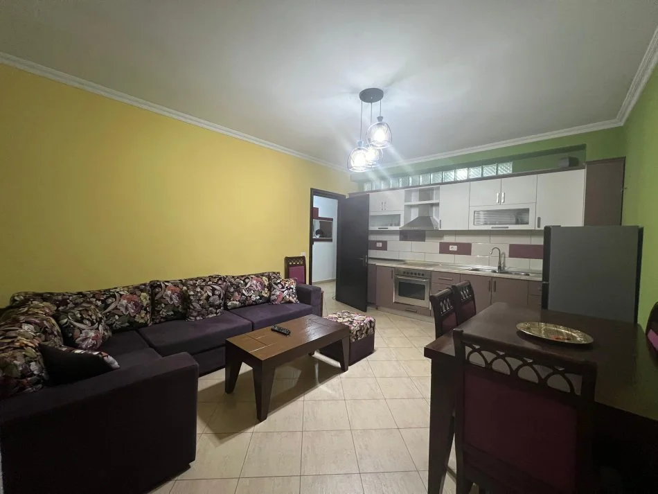 Tirane, jepet me qera apartament Kati 2, 75 m² 400 € 