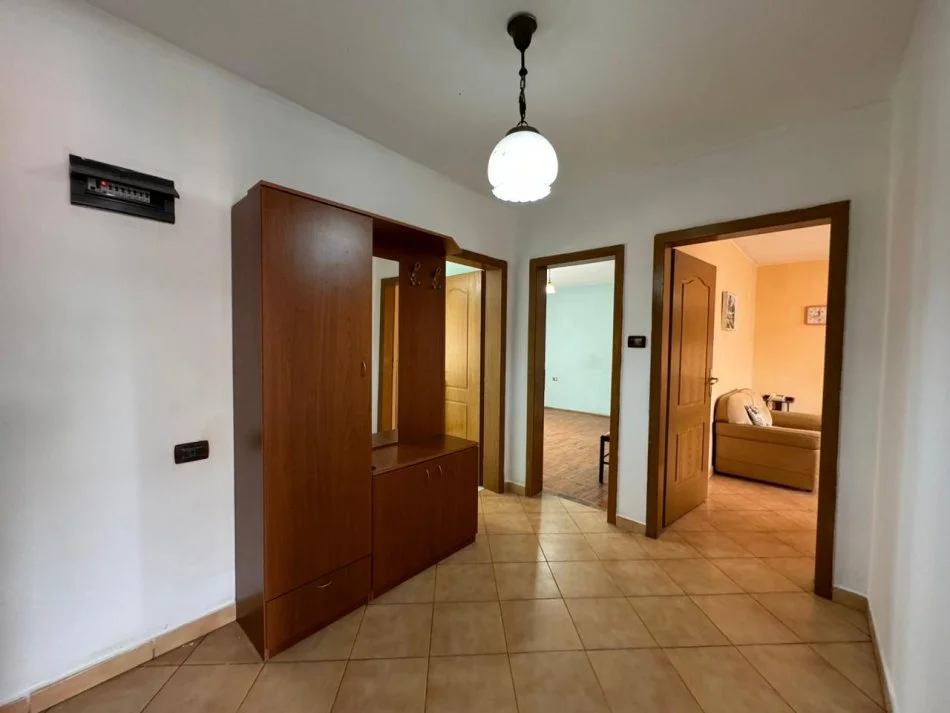 Tirane, jepet me qera apartament Kati 5, 79 m² 1260000 €