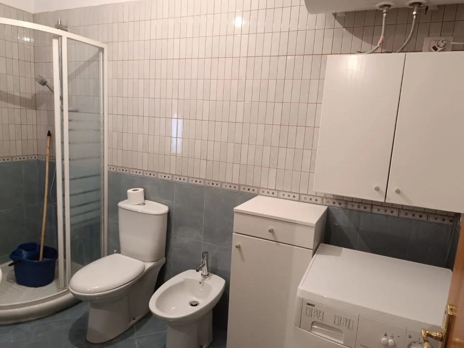 Tirane, jepet me qera apartament Kati 3, 100 m² 800 € 