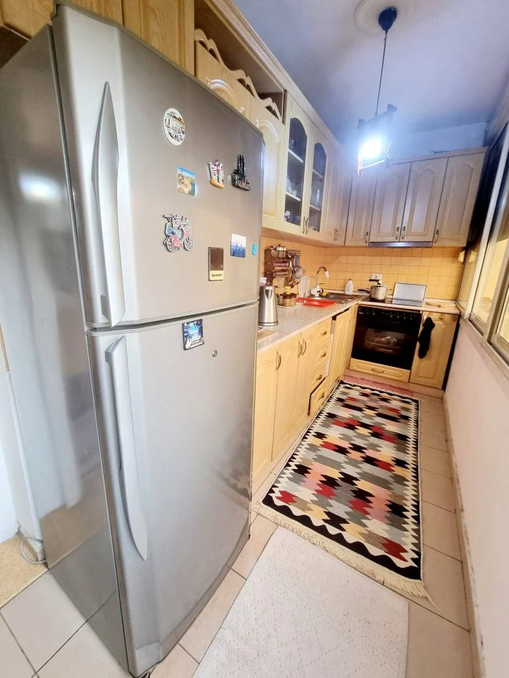 Tirane, jepet me qera apartament 2+1+Ballkon , 700 € 