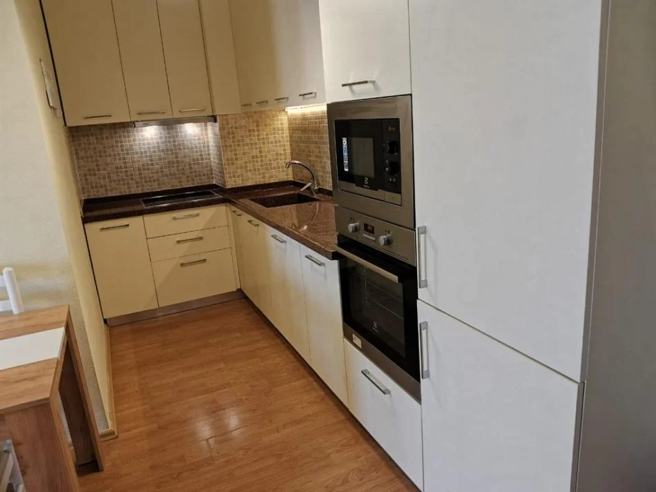 Tirane, shitet apartament Kati 4, 145.000 € 