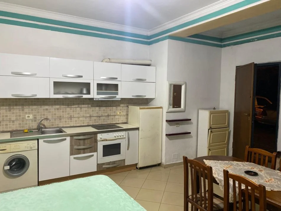 Tirane, jepet me qera garsonier 1+1 Kati 0, 30 m² 230 € (Rruga Qemal Butka , Selite)