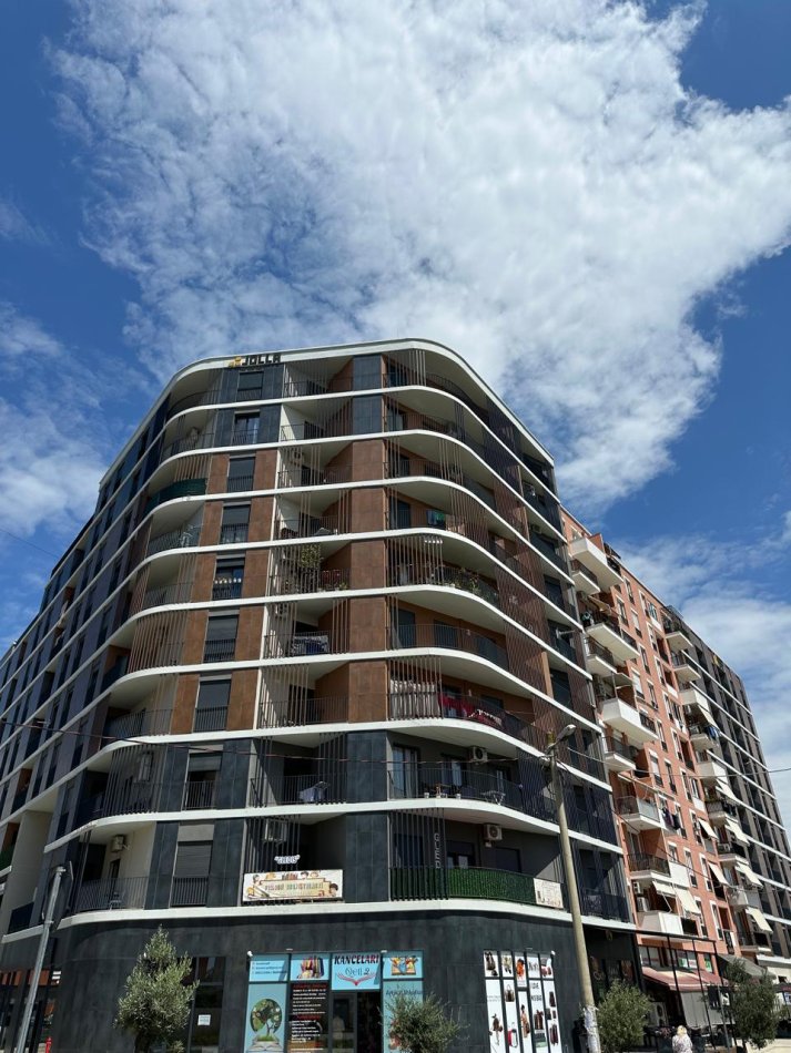 Tirane, shitet apartament 1+1 Kati 7, 70 m² 94.500 € (Rruga Sokrat Miho)