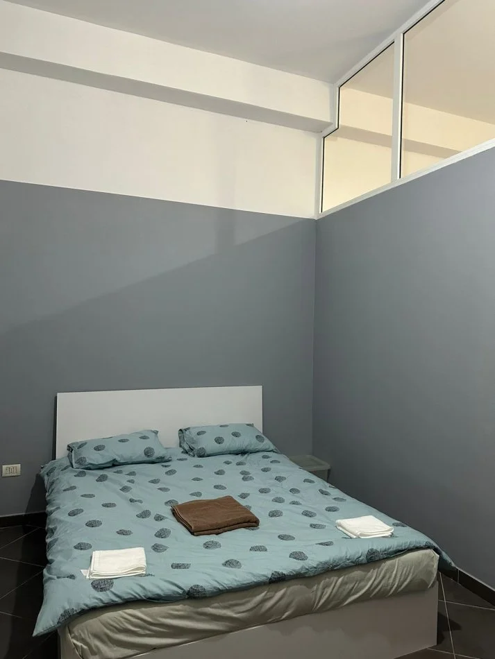 Tirane, jepet me qera apartament 2+1 Kati 0, 80 m² 300 € (Rruga Sokrat Miho)