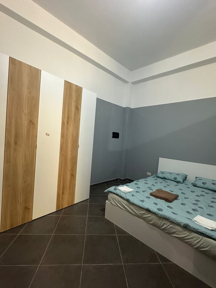 Tirane, jepet me qera apartament 2+1 Kati 0, 80 m² 300 € (Rruga Sokrat Miho)