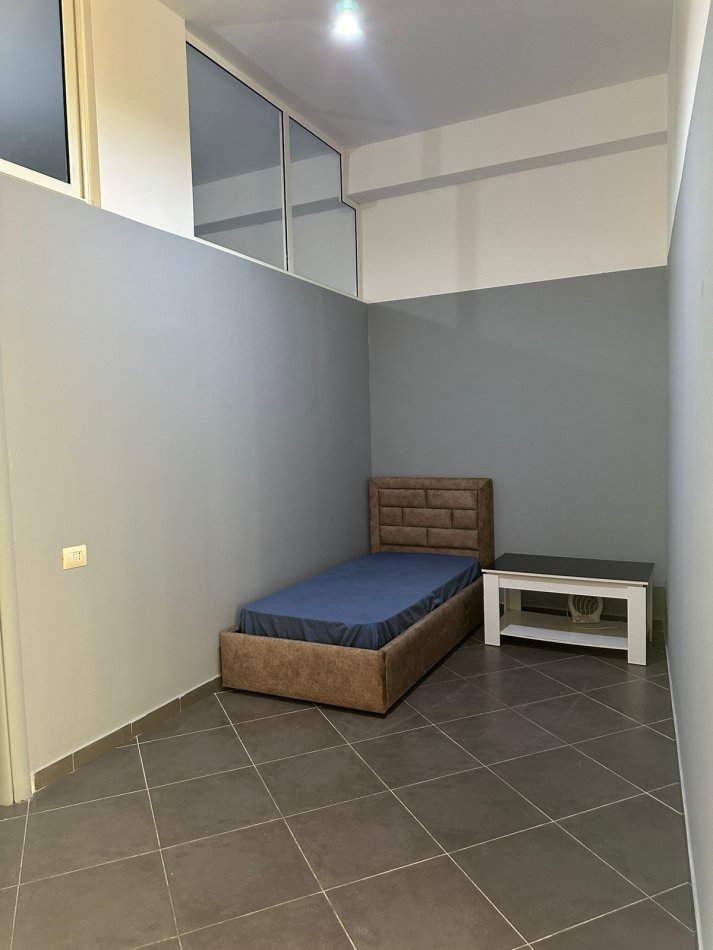 Tirane, jepet me qera apartament 2+1 Kati 0, 80 m² 300 € (Rruga Sokrat Miho)