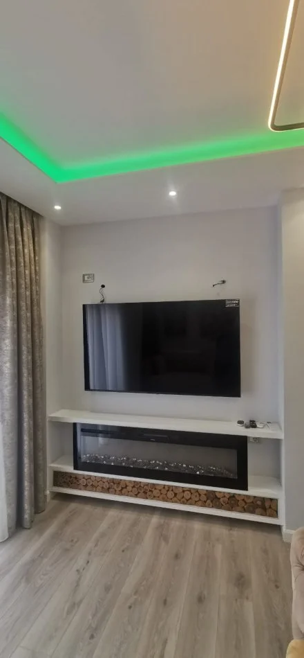 Tirane, jepet me qera apartament 2+1+Aneks+Ballkon Kati 5, 100 m² 1.000 € (Barrikadave)