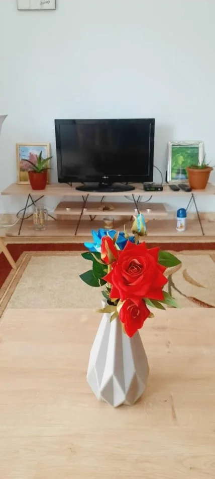 Tirane, jepet me qera apartament 2+1+Ballkon Kati 4, 85 m² 450 € (Don Bosko)