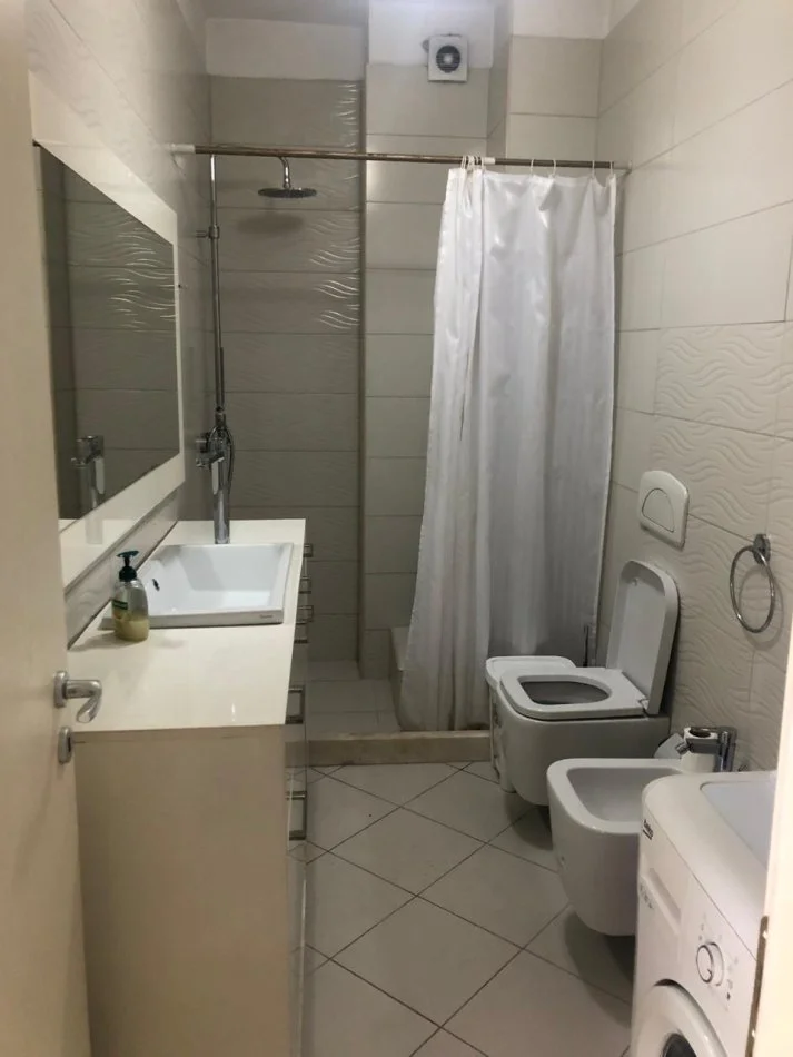 Tirane, jap me qera apartament 2+1+Ballkon Kati 6, 85 m² 450 € (Dritan hoxha, laprake)