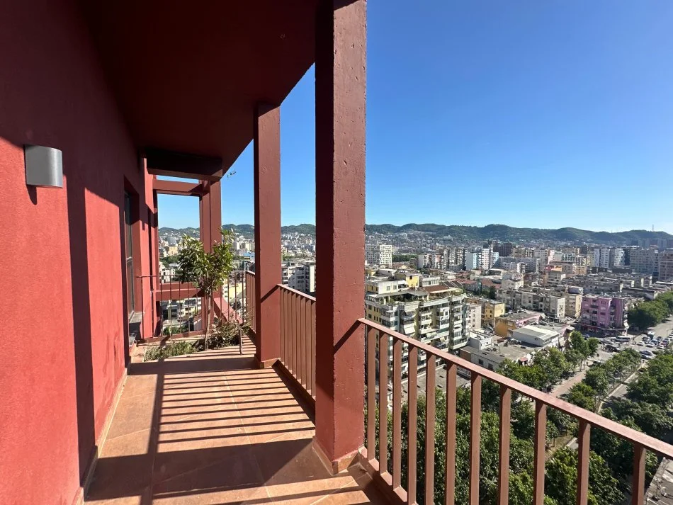 Tirane, jepet me qera zyre Kati 15, 115 m² 1.200 € (Rruga Kavajes)