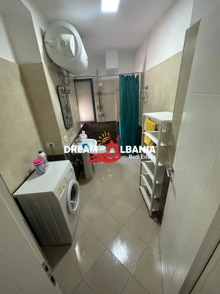 Tirane, jepet me qera apartament 1+1 , 60 m² 450 € (ne rrugen e Dibres, prane Medresese)