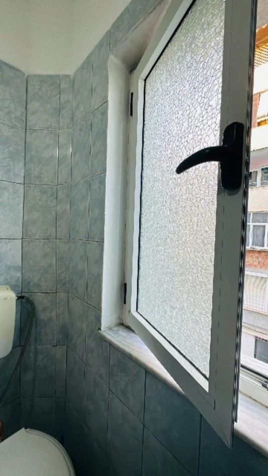 Tirane, jap me qera garsonier 1+1 Kati 3, 30 m² 350 € (Rruga pjeter budi pas ambasades amerikane)