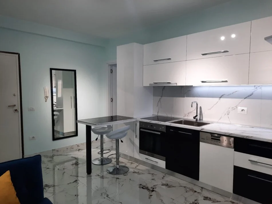 Tirane, jap me qera garsonier 1+1 Kati 5, 43 m² 450 € (Don Bosko)