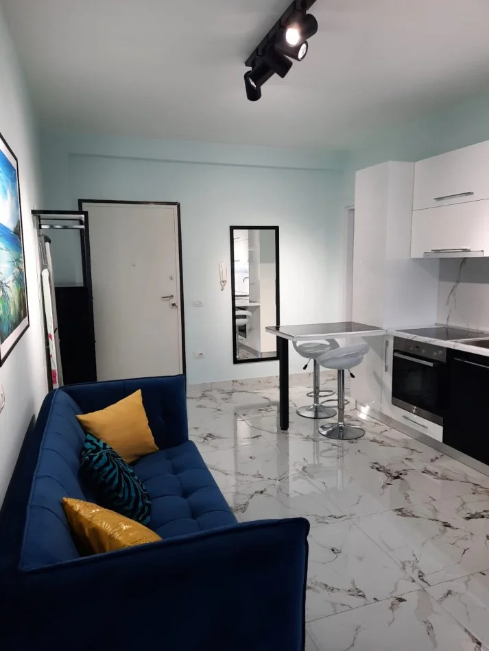 Tirane, jap me qera garsonier 1+1 Kati 5, 43 m² 450 € (Don Bosko)