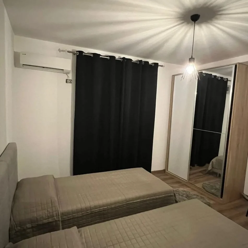 Tirane, jepet me qera shtepi 2+1+Aneks Kati 1, 75 m² 750 € (Parlamenti)