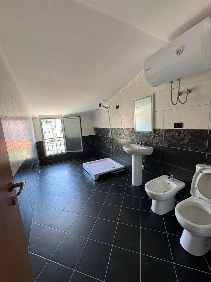 Tirane, shes apartament 2+1+Ballkon Kati 8, 121 m² 133.000 € (Fresk)