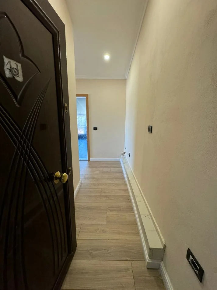 Tirane, shes apartament 2+1+Ballkon Kati 8, 121 m² 133.000 € (Fresk)