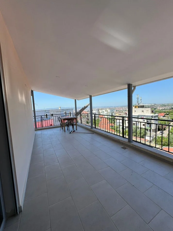 Tirane, shes apartament 2+1+Ballkon Kati 8, 121 m² 133.000 € (Fresk)