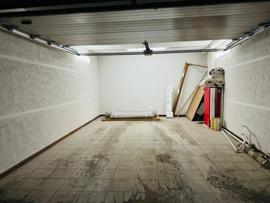 Tirane, shitet garazh Kati -2, 20 m² 30.000 € 