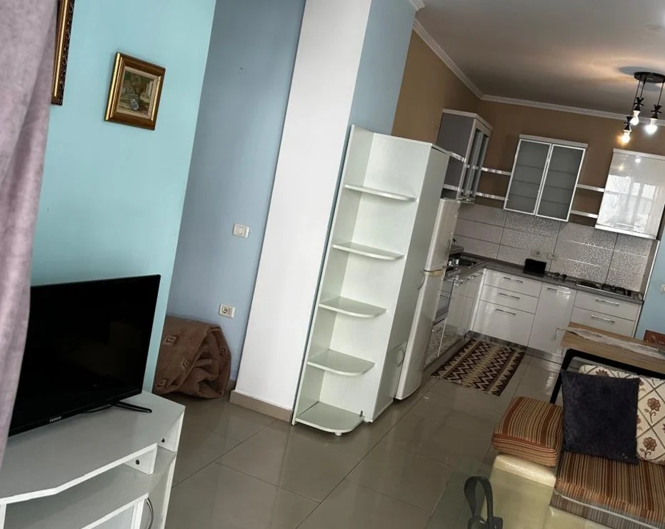 Tirane, jepet me qera 2+1+Ballkon Kati 5, 98 m² 400 € (yzberisht)