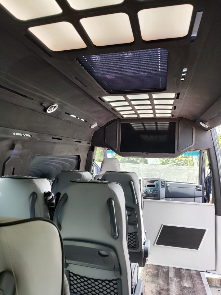 Tirane, shitet Minibus Mercedes sprinter 319 cdi Viti 2015,  Vende 12, Nafte, blu e errët automatik Kondicioner