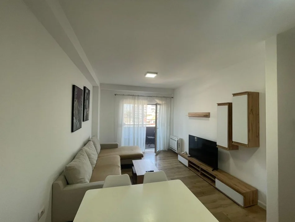 Tirane, jepet me qera apartament 2+1+Ballkon Kati 4, 119 m² 700 € (Jordan Misja)