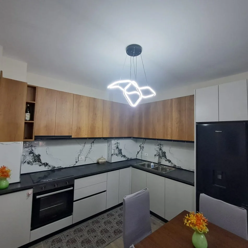 Tirane, jepet me qera apartament 1+1+Ballkon Kati 3, 66 m² 450 € (Ish Profarma)