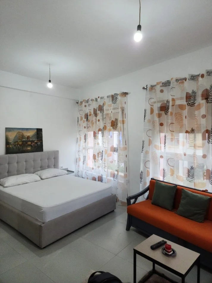 Tirane, jepet me qera garsonier Kati 0, 38 m² 280 € (Ali dem)