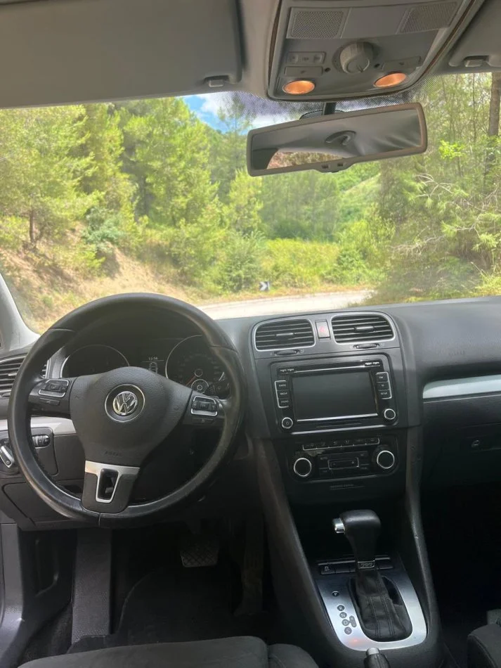 Elbasan, shes makine Volswagen Nafte, gri e erret automatik Klima