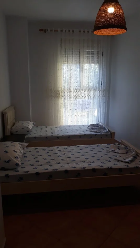 Tirane, jepet me qera 1+1+Ballkon Kati 3, 60 m² 450 € (Asim Vokshi)