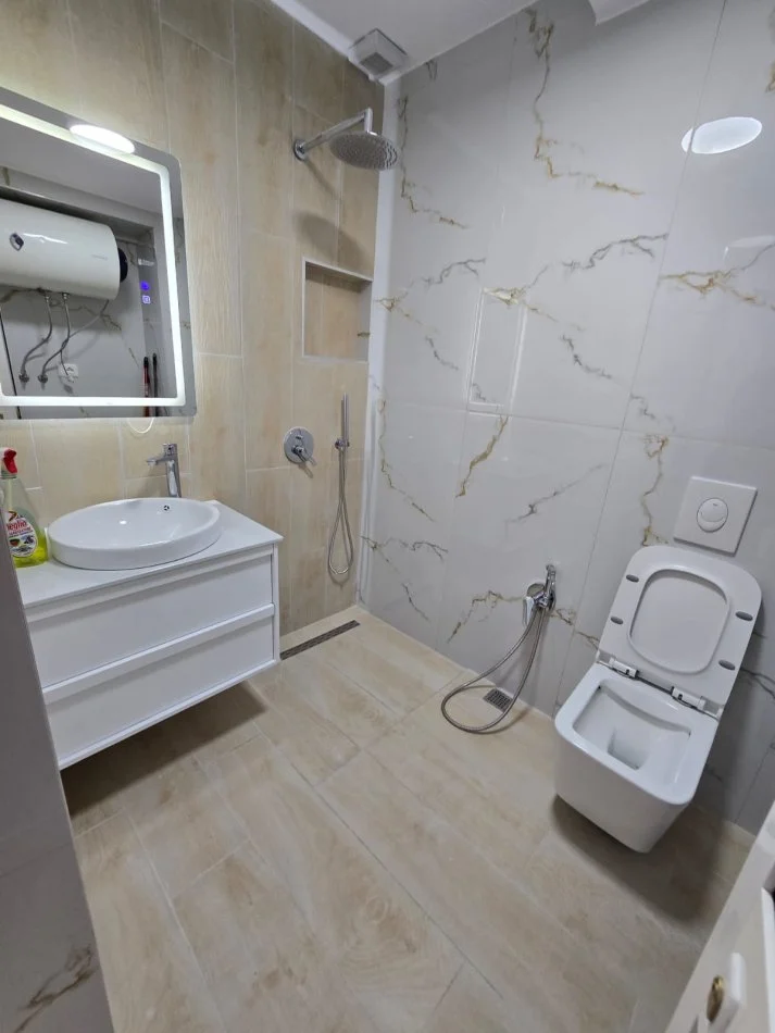 Tirane, shitet apartament 2+1+Ballkon Kati 3, 73 m² 173.000 € (Rruga Elbasanit)