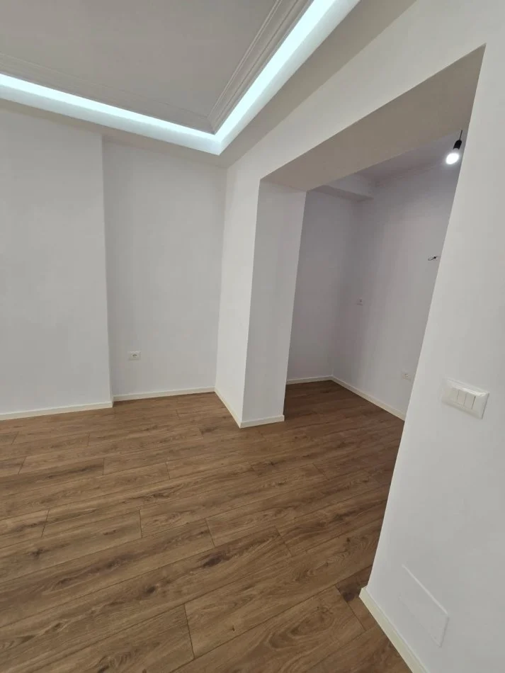 Tirane, shitet apartament 2+1+Ballkon Kati 3, 73 m² 173.000 € (Rruga Elbasanit)