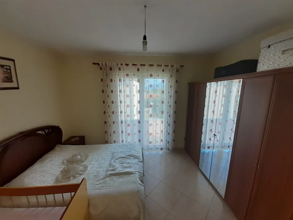 Tirane, jepet me qera Vile 3+1+Aneks+Ballkon Kati 2, 1 m² 1.000 € 