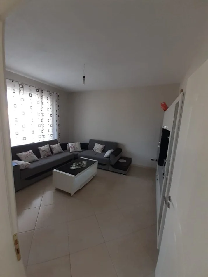 Tirane, jepet me qera Vile 3+1+Aneks+Ballkon Kati 2, 1 m² 1.000 € 