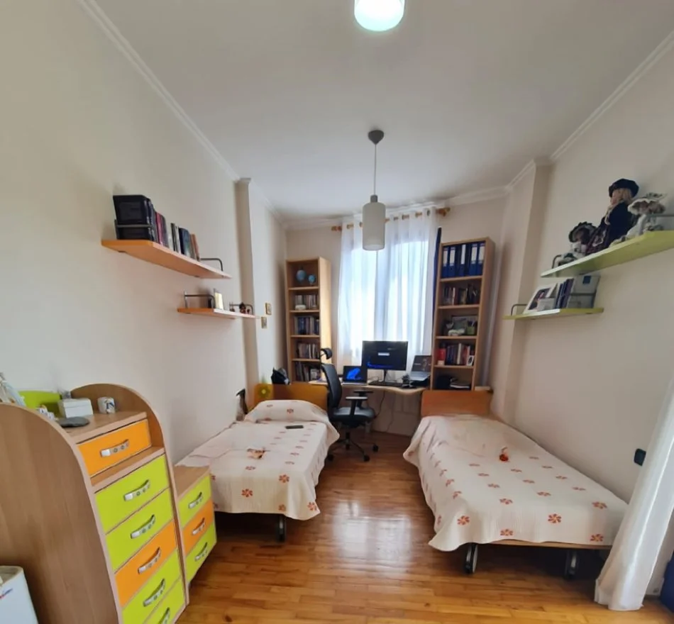 Tirane, jepet me qera 3+1 , 150 m² 1.400 € 