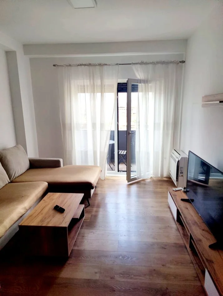 Tirane, jap me qera apartament 2+1+Ballkon Kati 3, 100 m² 700 € (Jordan Misja, Hurry Fulz)