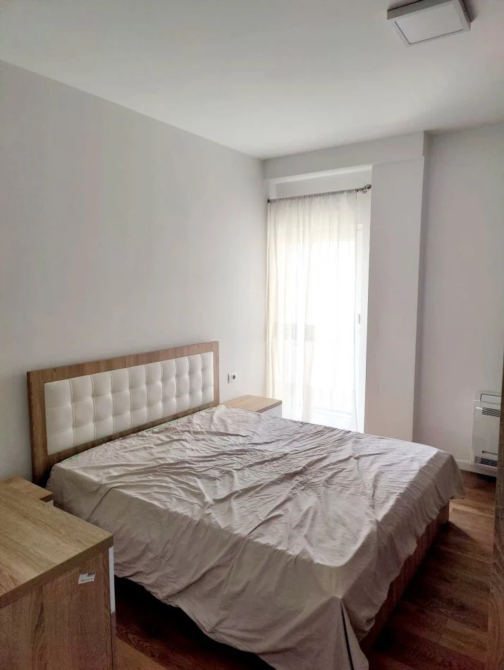Tirane, jepet me qera apartament 2+1+Ballkon Kati 5, 98 m² 700 € (Hurry Fulz)